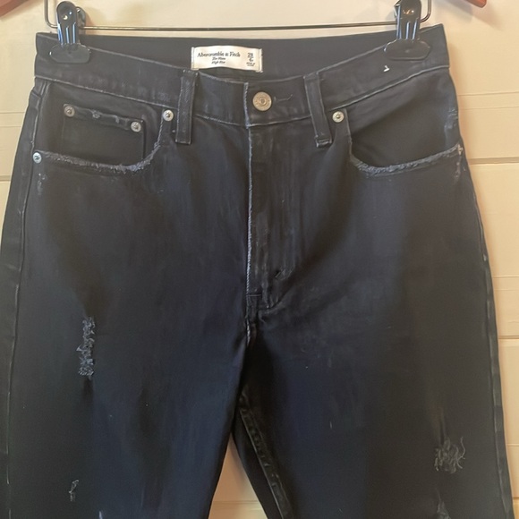 Abercrombie & Fitch CurveLove The Mom High Rise Jeans Size 28. - Picture 4 of 10